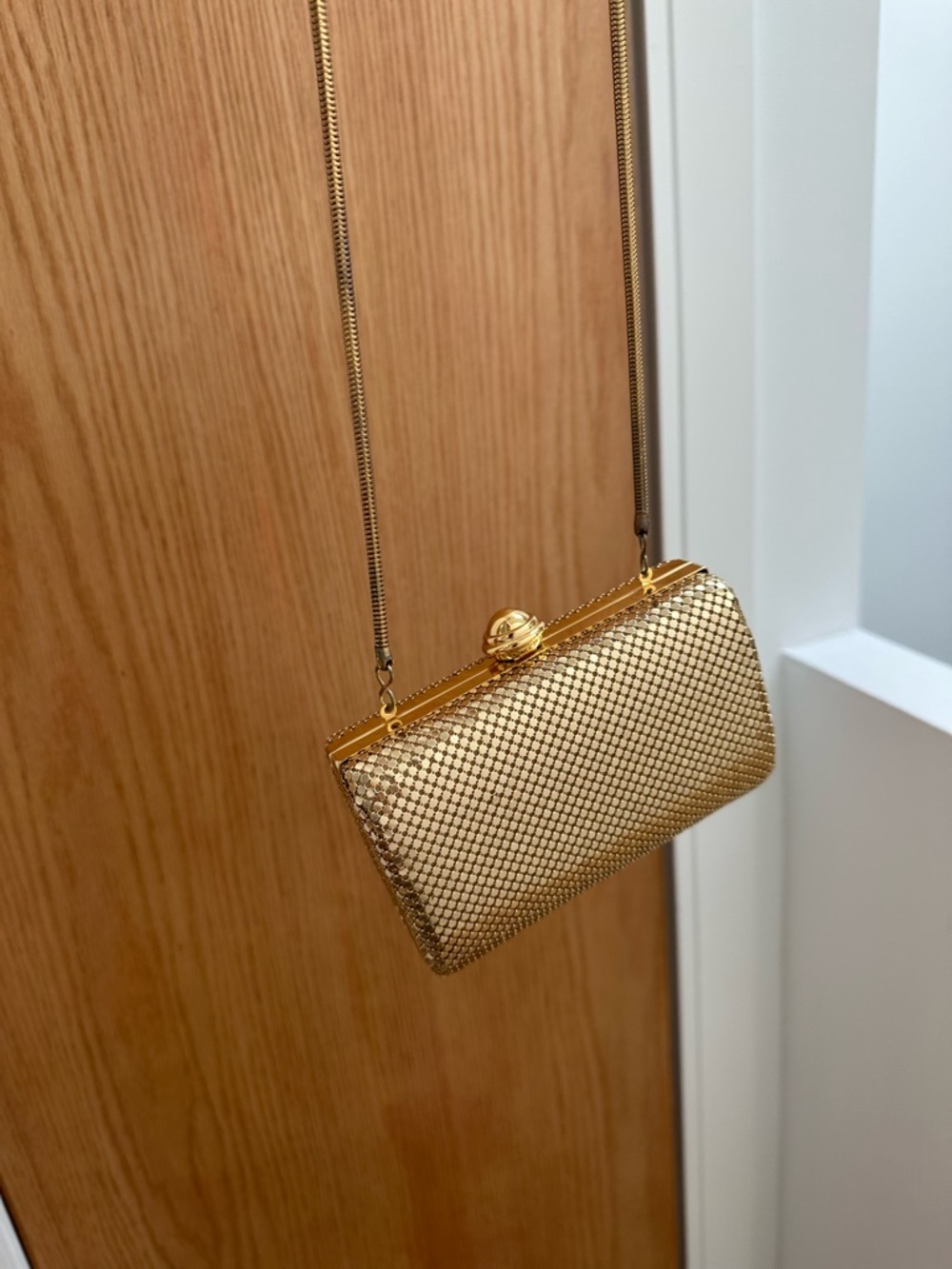 Vintage Gold Evening metallic clutch - Picture 2 of 3